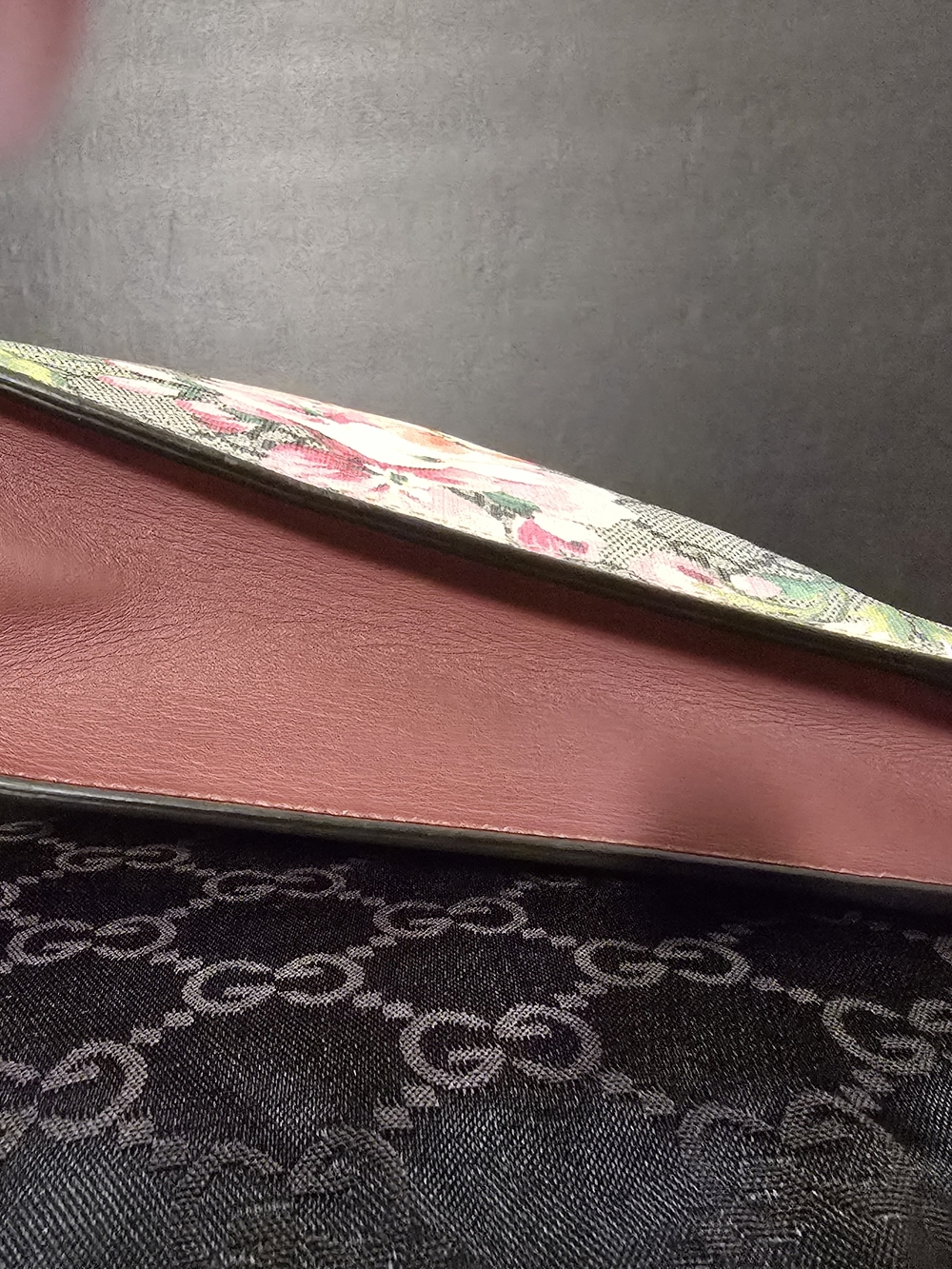 Gucci Floral GG Supreme Monogram Pouch - Rose Pink Floral Print - Picture 5 of 10
